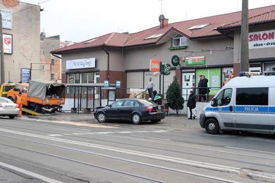Wypadek-Nakielska-przystanek SG-8